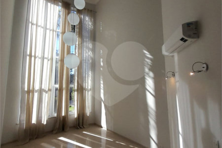 Casa à venda com 4 quartos, sendo 3 suítes, no condomínio Residencial Terras de Vinhedo, Vinhedo - SP
