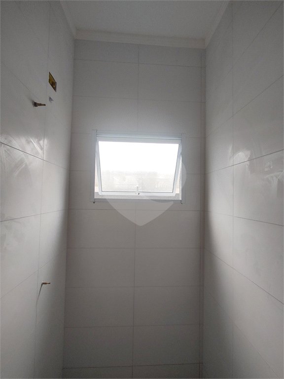 Casa térrea em Atibaia com 3 suítes, sala 2 ambientes, 2 vagas garagem, excelente localização, pronta para morar