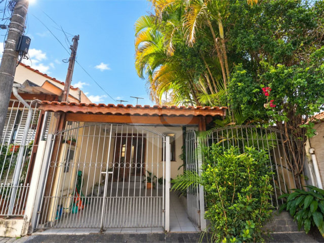 Casa à venda com 3 quartos, sendo 1 suíte,  em Vila Medeiros, São Paulo, SP