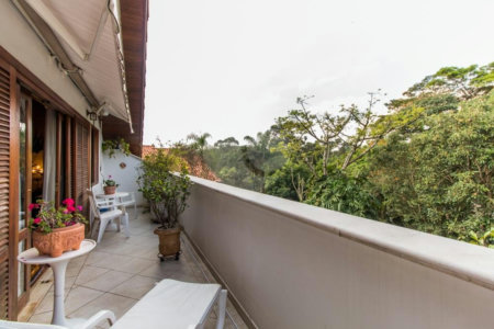 Casa à venda com 5 quartos, sendo 3 suítes, em Alto da Boa Vista, São Paulo, SP