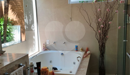 Casa à venda com 3 suítes em Carmo, Araraquara, SP