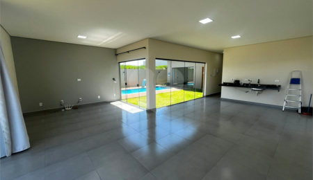 Casa à venda com 3 suítes em Terras de Santa Cristina Xiii Setor Marina, Paranapanema, SP
