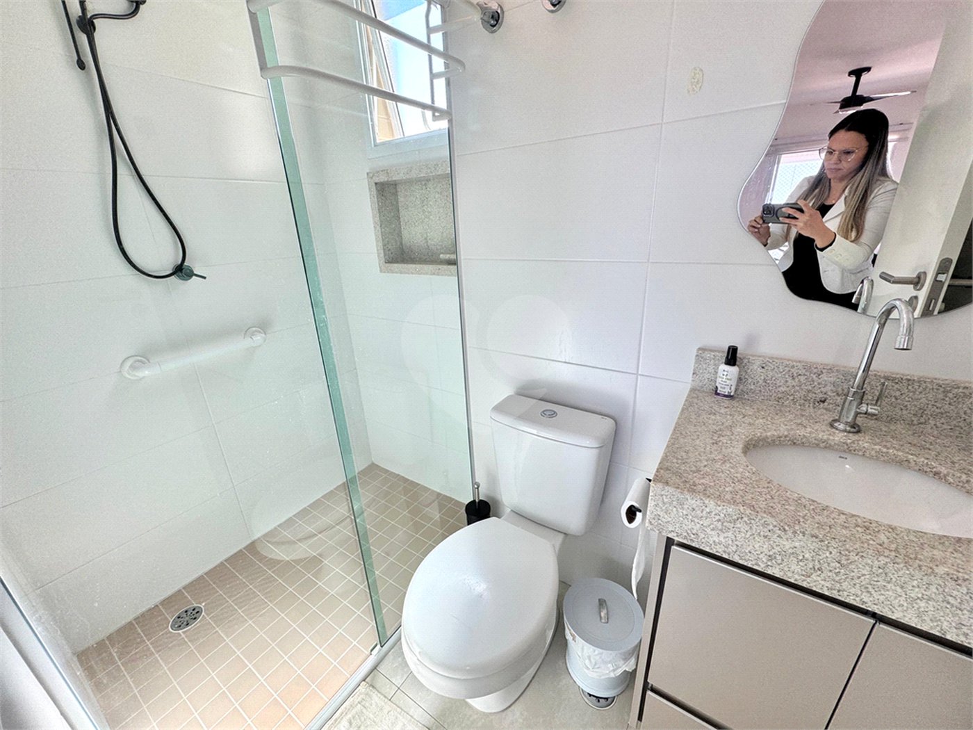 Apartamento à venda com 2 quartos em Caiçara, Praia Grande, SP