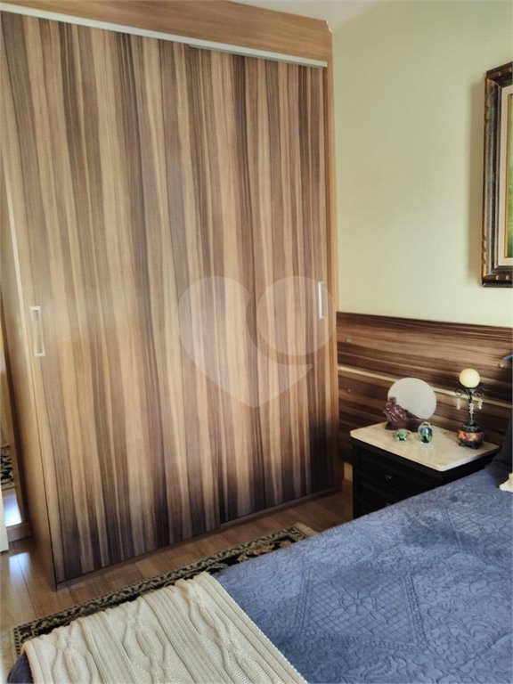 Casa à venda com 3 quartos, sendo 1 suíte, no condomínio Moradas do Horto, São Paulo - SP