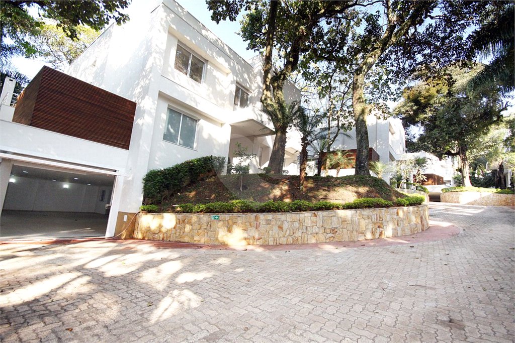 Casa à venda com 4 suítes no condomínio Vila Alba, São Paulo - SP