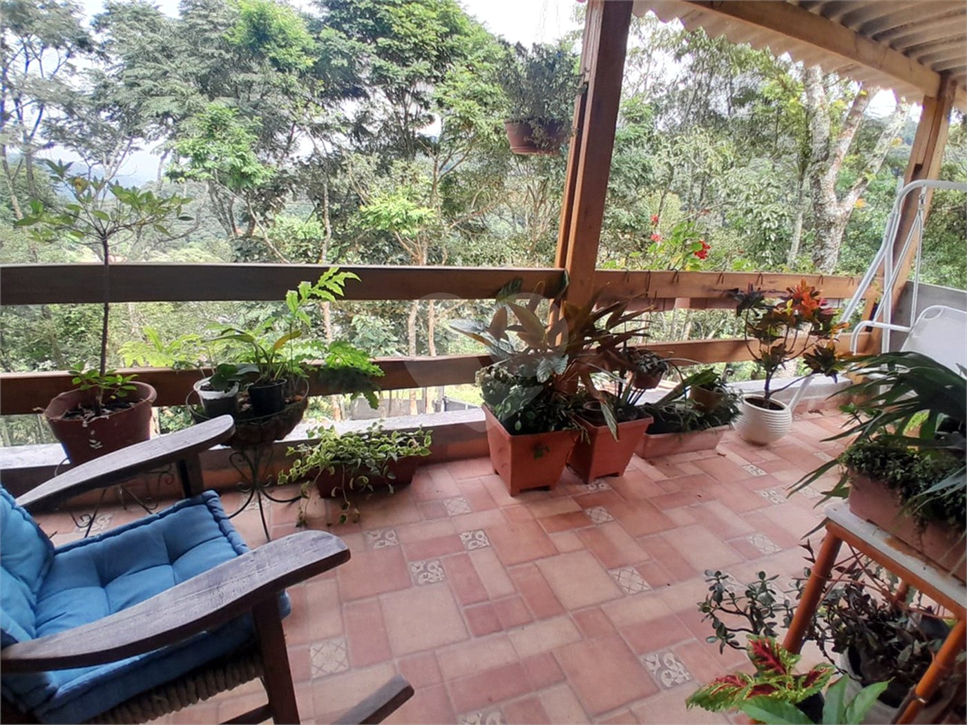 Sobrado à venda com 3 quartos, sendo 1 suíte, em Serra da Cantareira, Mairiporã, SP