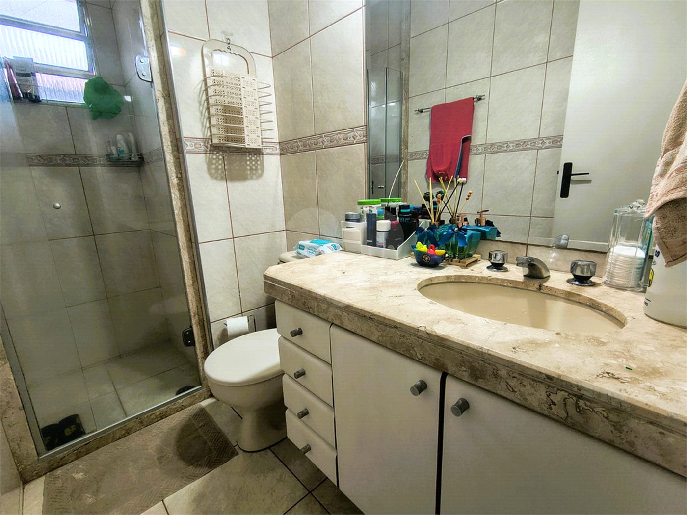 Casa à venda com 3 quartos, sendo 1 suíte, no condomínio Vila Panamericana, São Paulo - SP