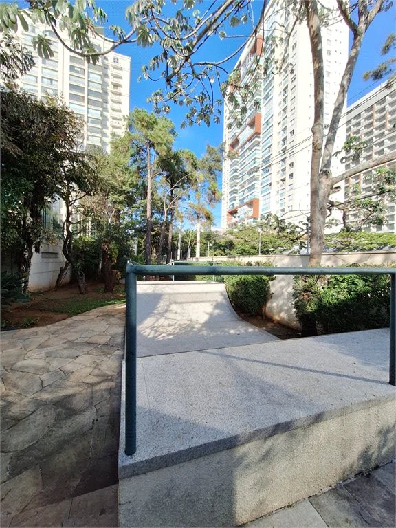 Apartamento à venda com 4 quartos, sendo 3 suítes, em Vila Gertrudes, São Paulo, SP