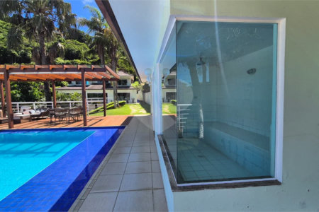 Casa à venda com 6 quartos, sendo 4 suítes, em Ferradura, Armação dos Búzios, RJ
