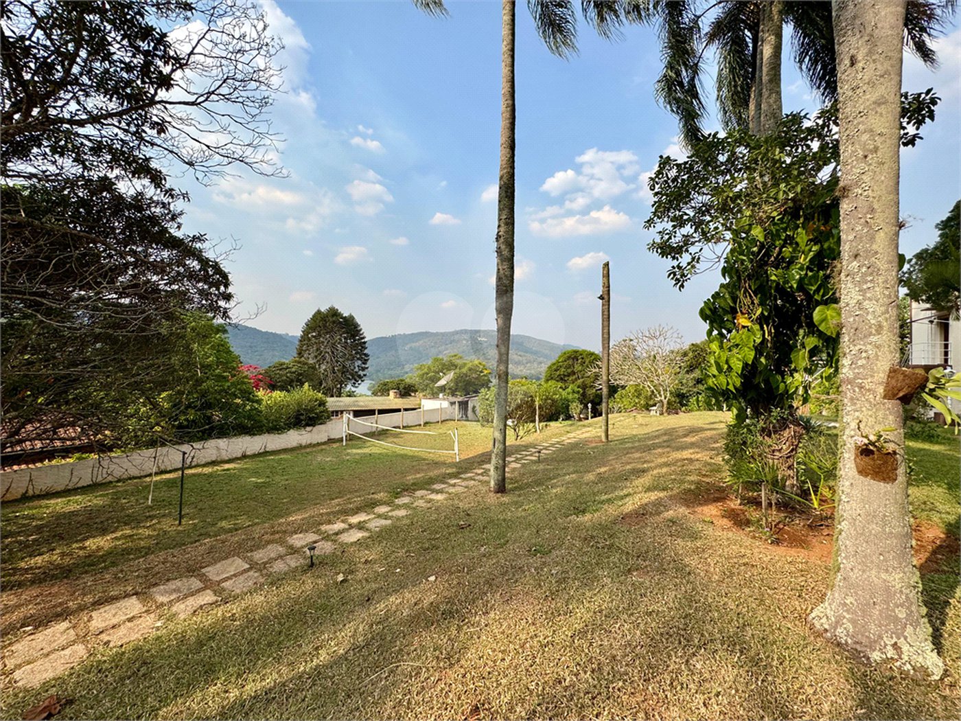 Casa à venda com 7 quartos, sendo 4 suítes, no condomínio Campos de Mairiporã Gleba 1, Mairiporã - SP