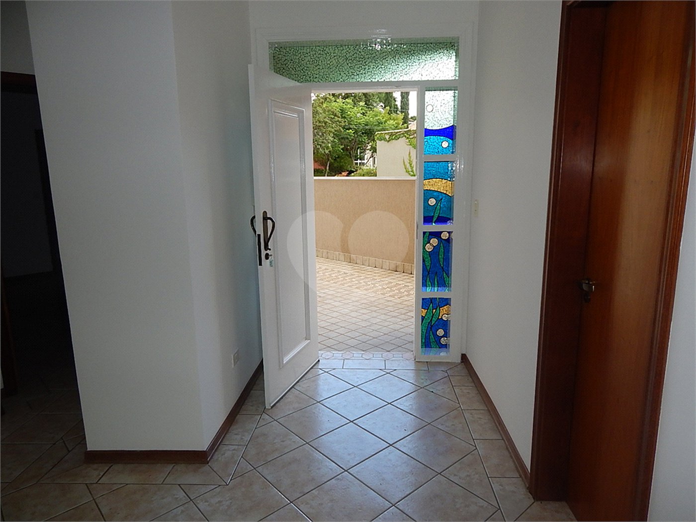 Casa à venda com 3 quartos, sendo 1 suíte, no condomínio Alpes de Vinhedo, Vinhedo - SP