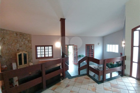Casa à venda com 4 suítes no condomínio Estância Marambaia, Vinhedo - SP