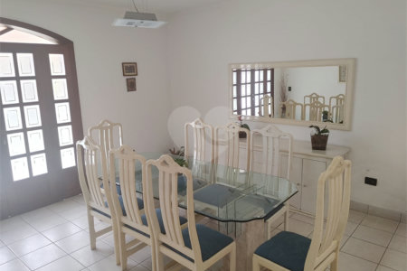 Casa à venda com 4 quartos, sendo 2 suítes, em Parque dos Príncipes, São Paulo, SP