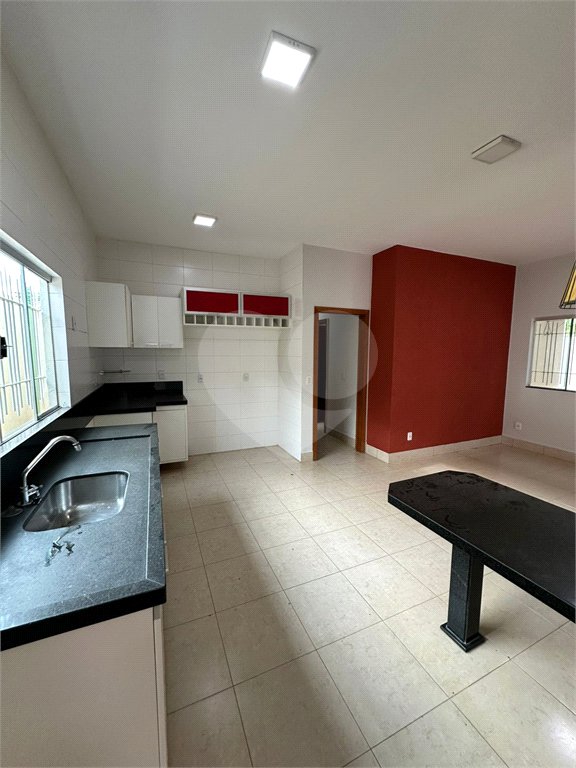 Casa à venda com 3 quartos, sendo 1 suíte, em Jardim Santa Marta, Cuiabá, MT
