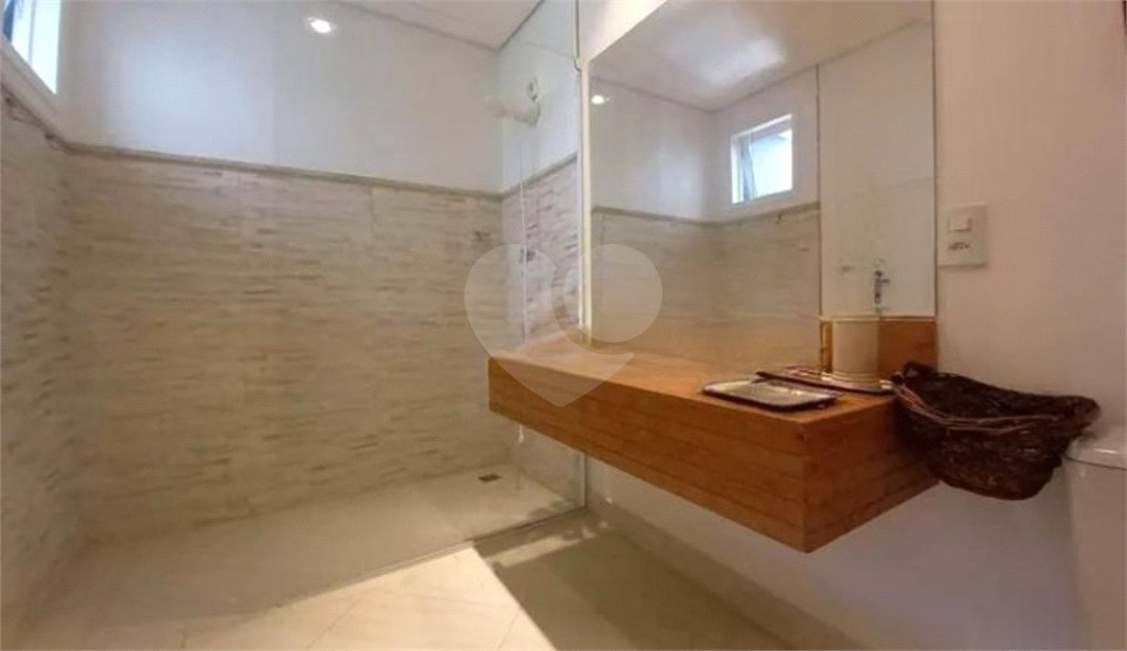 Casa à venda com 3 suítes no condomínio Vale da Santa Fé, Vinhedo - SP