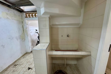 CASA AMPLA COM QUINTAL  150m² - 1.799.000,00 - Aparecida - Santos/SP