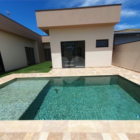 Casa à venda com 3 suítes no condomínio Via Castelli, Louveira - SP