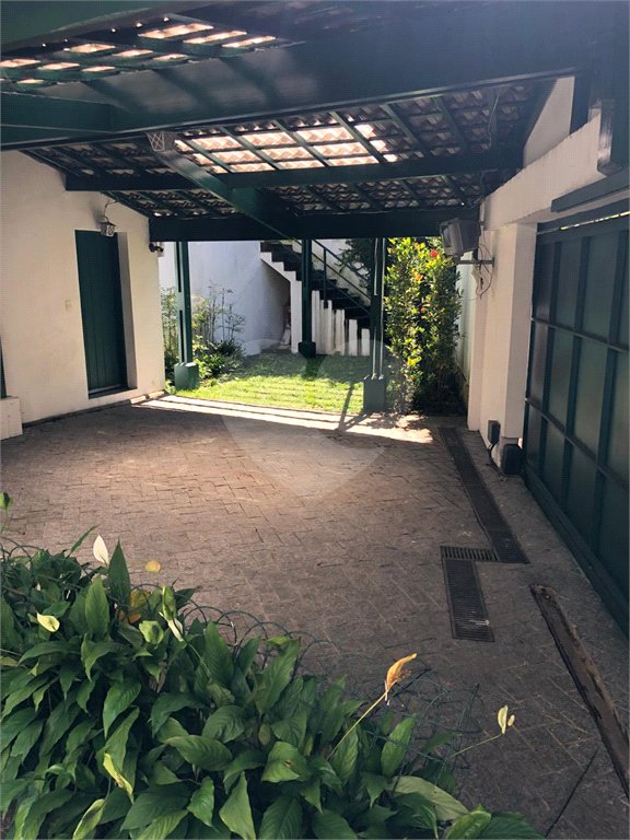 Sobrado à venda com 3 quartos, sendo 1 suíte,  em Panamby, São Paulo, SP