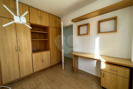 Apartamento à venda com 3 quartos, sendo 1 suíte, em Vila Andrade, São Paulo, SP