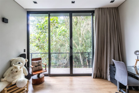 Casa à venda com 4 suítes no condomínio Granja do Morumbi, São Paulo - SP