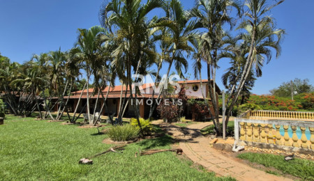 Chácara à venda com 4 quartos, sendo 1 suíte,  em Colinas do Mosteiro de Itaici, Indaiatuba, SP