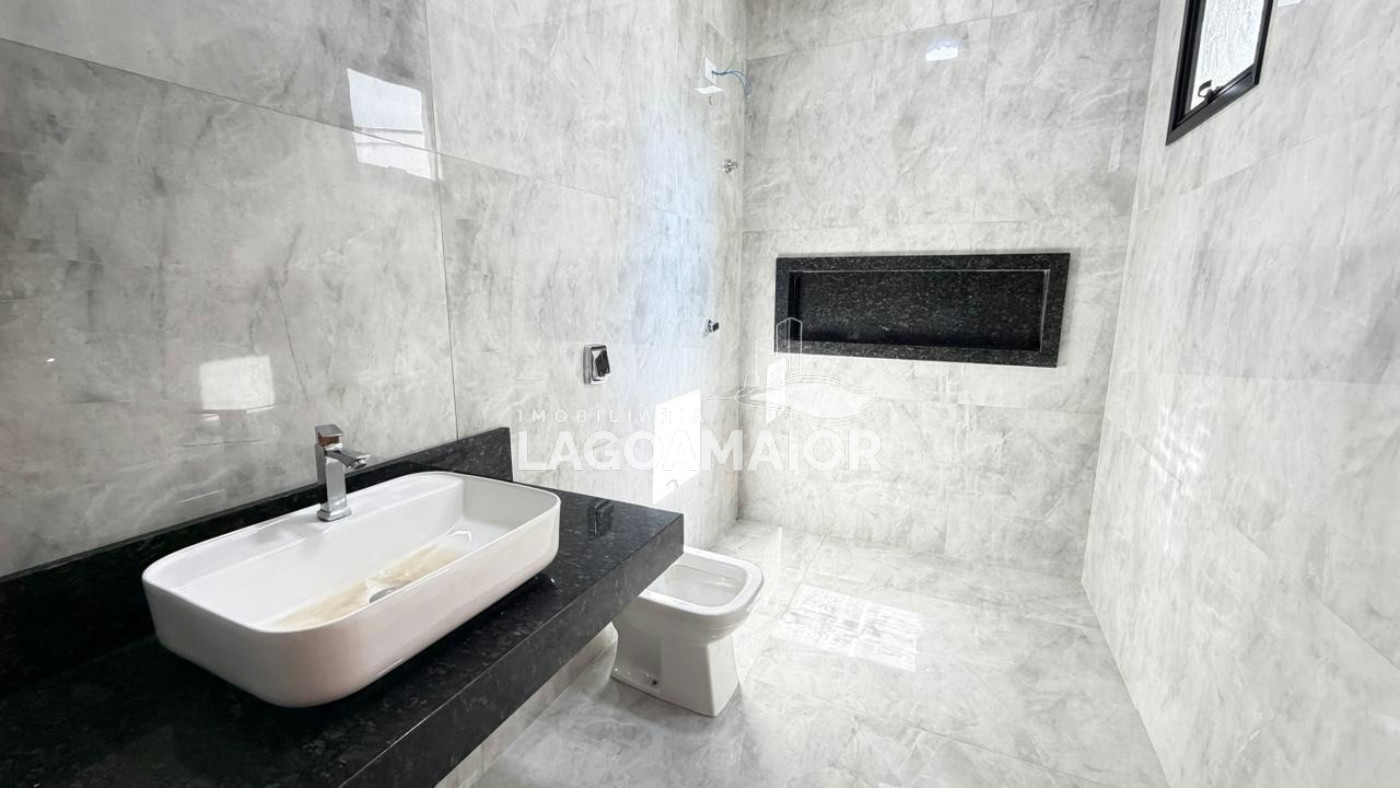 Casa à venda com 3 quartos no condomínio Residencial Costa Leste, Três Lagoas - MS