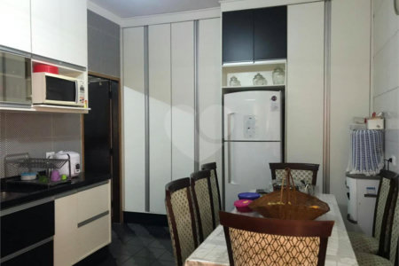 Casa à venda com 3 quartos, sendo 1 suíte, em Cidade Kemel, Poá, SP
