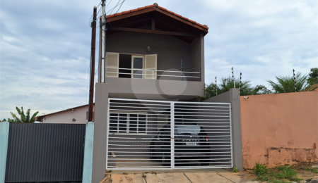 Sobrado à venda com 2 quartos, sendo 1 suíte,  em Vila Barth, Itapetininga, SP