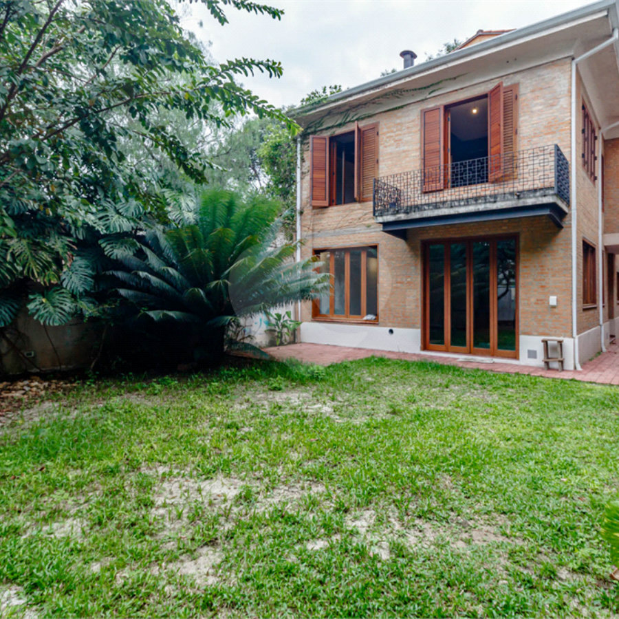 Casa à venda com 3 quartos, sendo 2 suítes, em Jardim América, São Paulo, SP