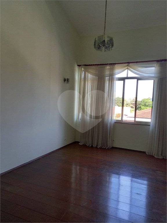 Sobrado à venda com 5 quartos, sendo 2 suítes,  em Tremembé, São Paulo, SP