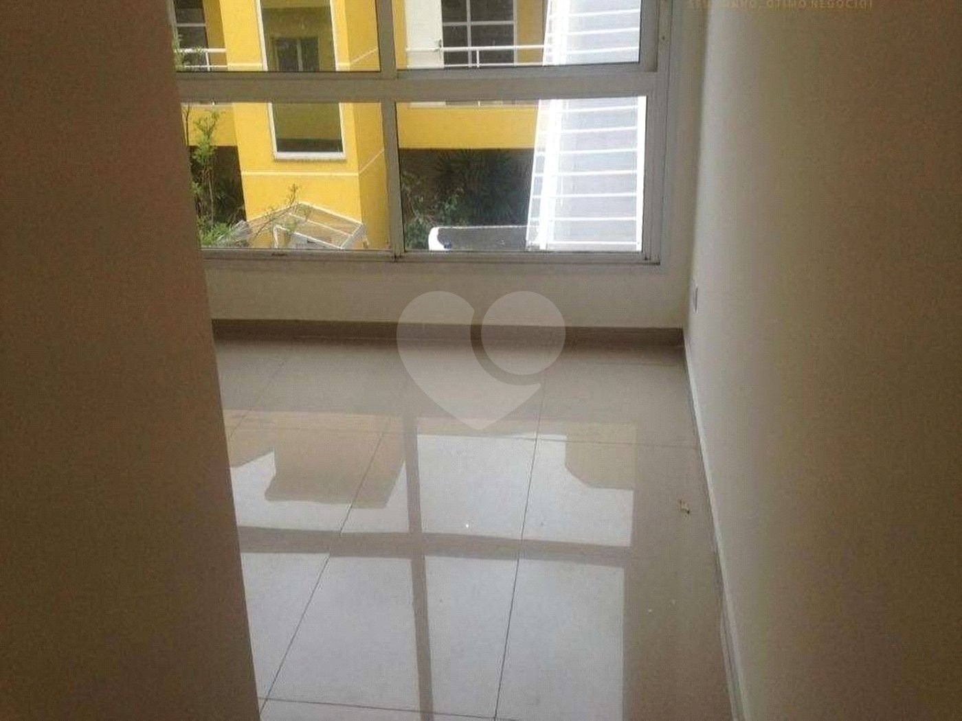 Casa à venda com 2 quartos, sendo 1 suíte, no condomínio Residencial Vegas, São Paulo - SP