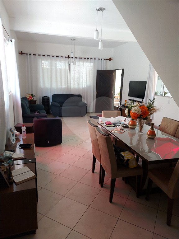 Casa à venda com 4 quartos, sendo 1 suíte, em Vila Pirajussara, São Paulo, SP