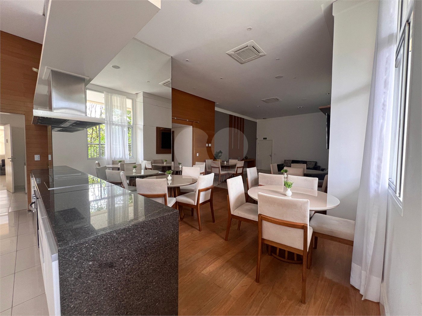 Apartamento à venda com 3 suítes em Santa Teresinha, São Paulo, SP