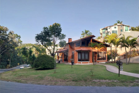 Casa Térrea à venda com 4 quartos, sendo 1 suíte,  em Parque dos Lagos, Mogi das Cruzes, SP