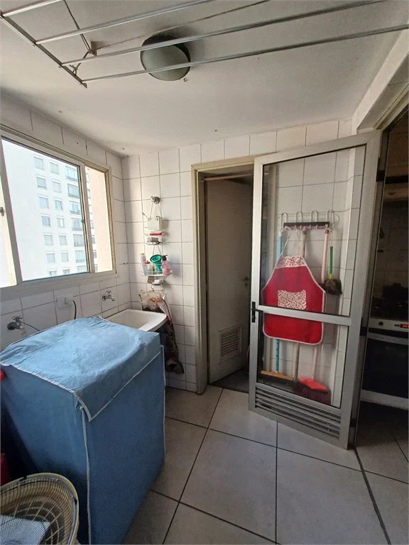 Apartamento à venda com 3 quartos, sendo 1 suíte, em Jardim das Acácias, São Paulo, SP