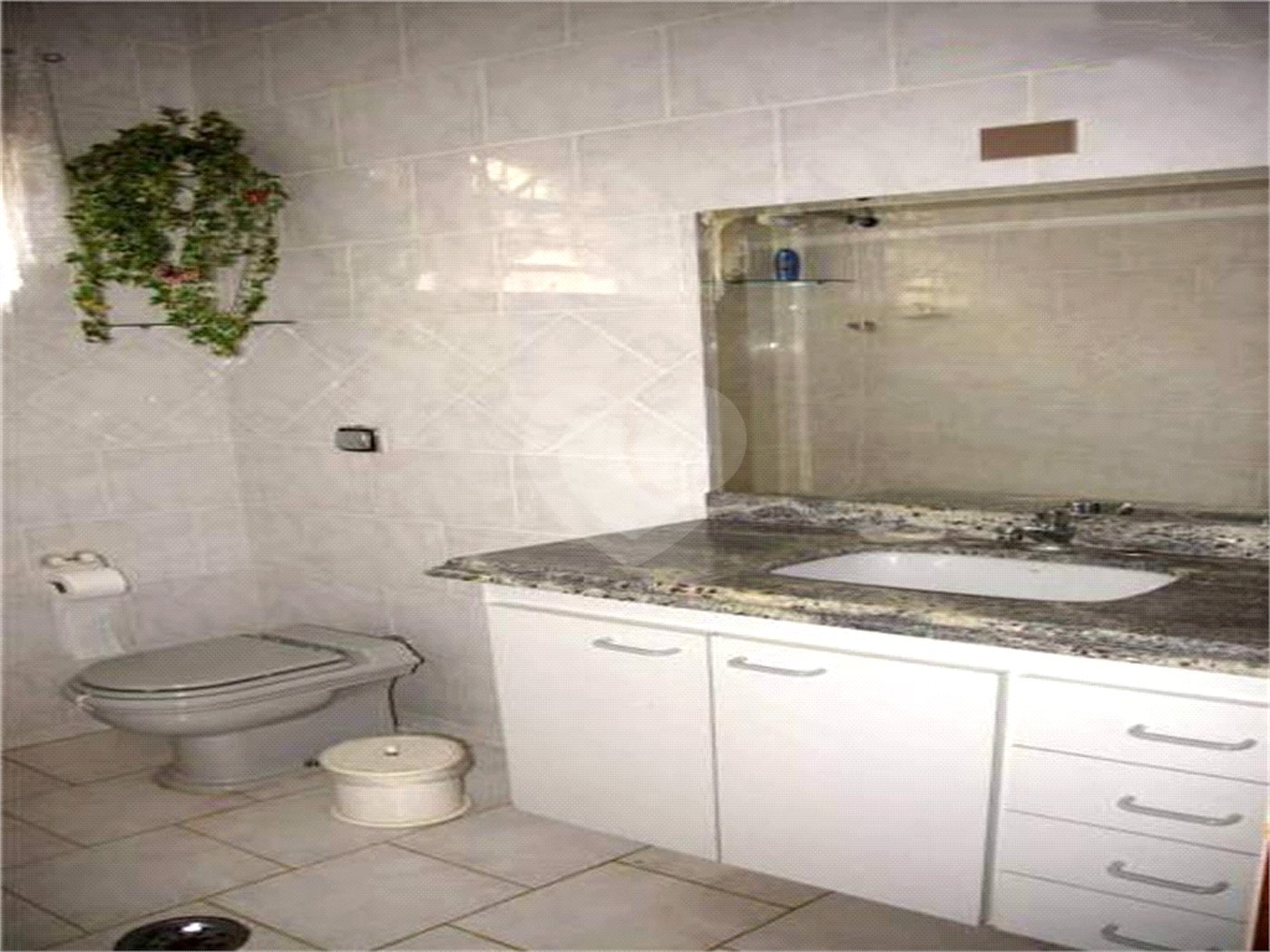 Casa à venda com 5 quartos, sendo 1 suíte,  no condomínio Chacaras do Lago, Vinhedo - SP