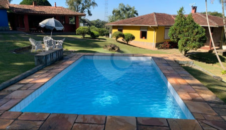 Chácara à venda com 4 quartos, sendo 2 suítes,  em Ibiúna, Ibiúna, SP