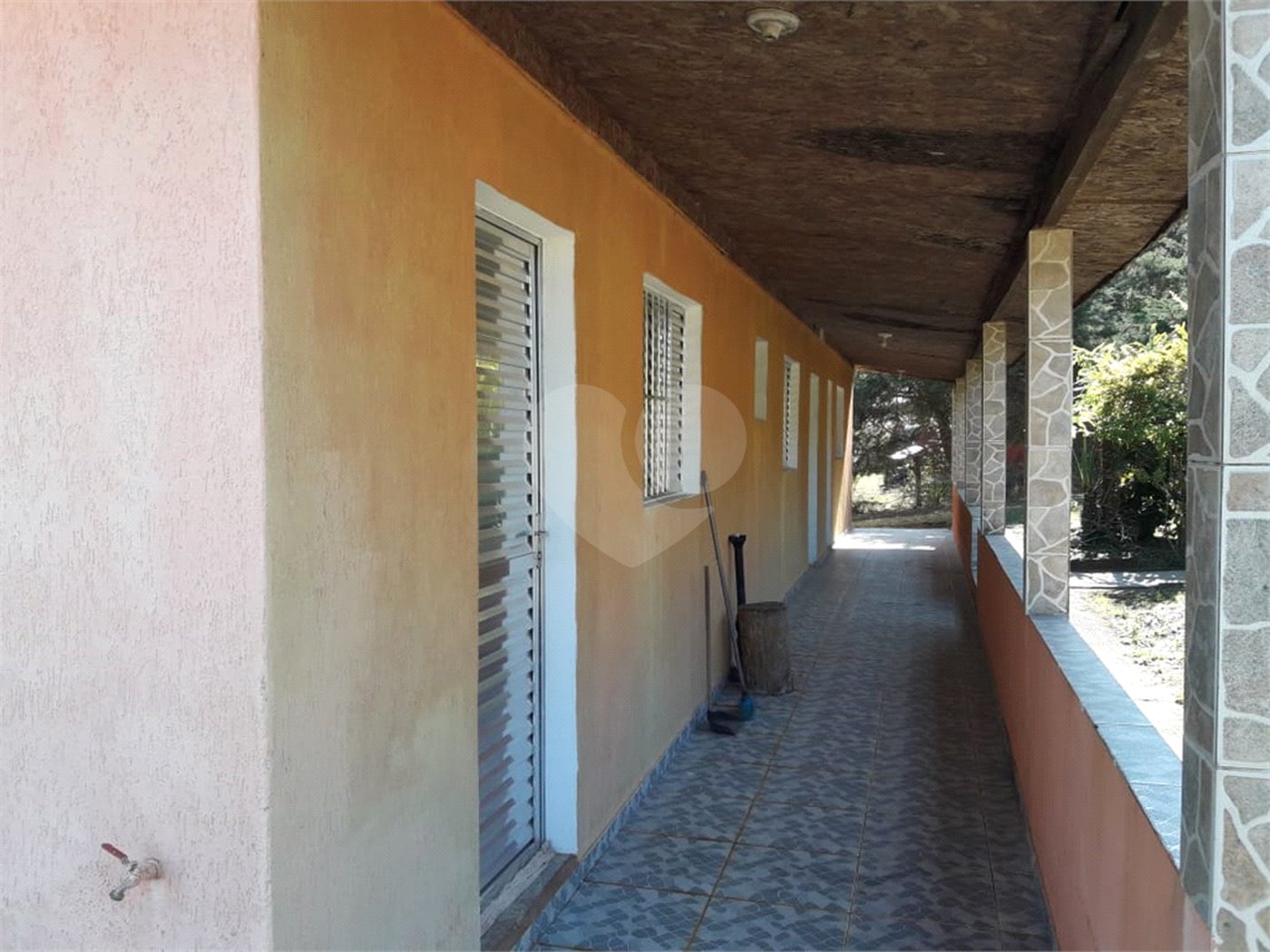 Chácara à venda com 8 quartos, sendo 3 suítes, no Centro, Toledo, MG