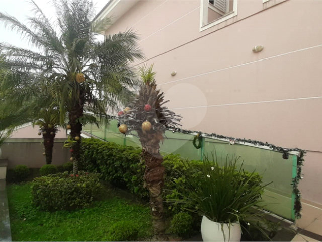 Casa à venda com 3 quartos, sendo 2 suítes,  no condomínio Mário Araújo, São Paulo - SP