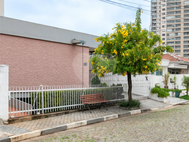 Casa Térrea à venda com 7 quartos, sendo 1 suíte,  em Santana, São Paulo, SP