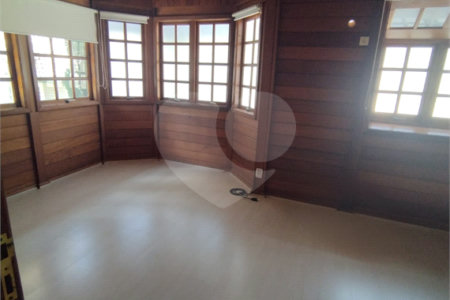 Casa à venda com 3 quartos, sendo 1 suíte, no condomínio Bosque de Greviléa, Vinhedo - SP
