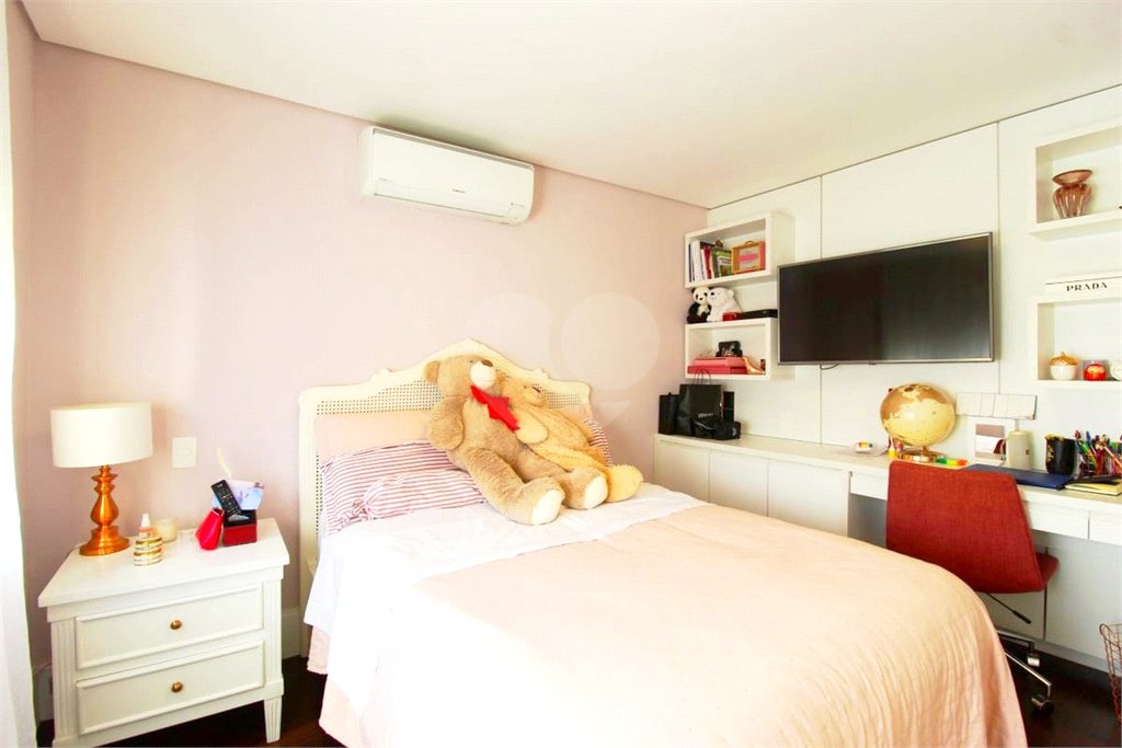 Apartamento à venda com 3 quartos, sendo 1 suíte, em Indianópolis, São Paulo, SP
