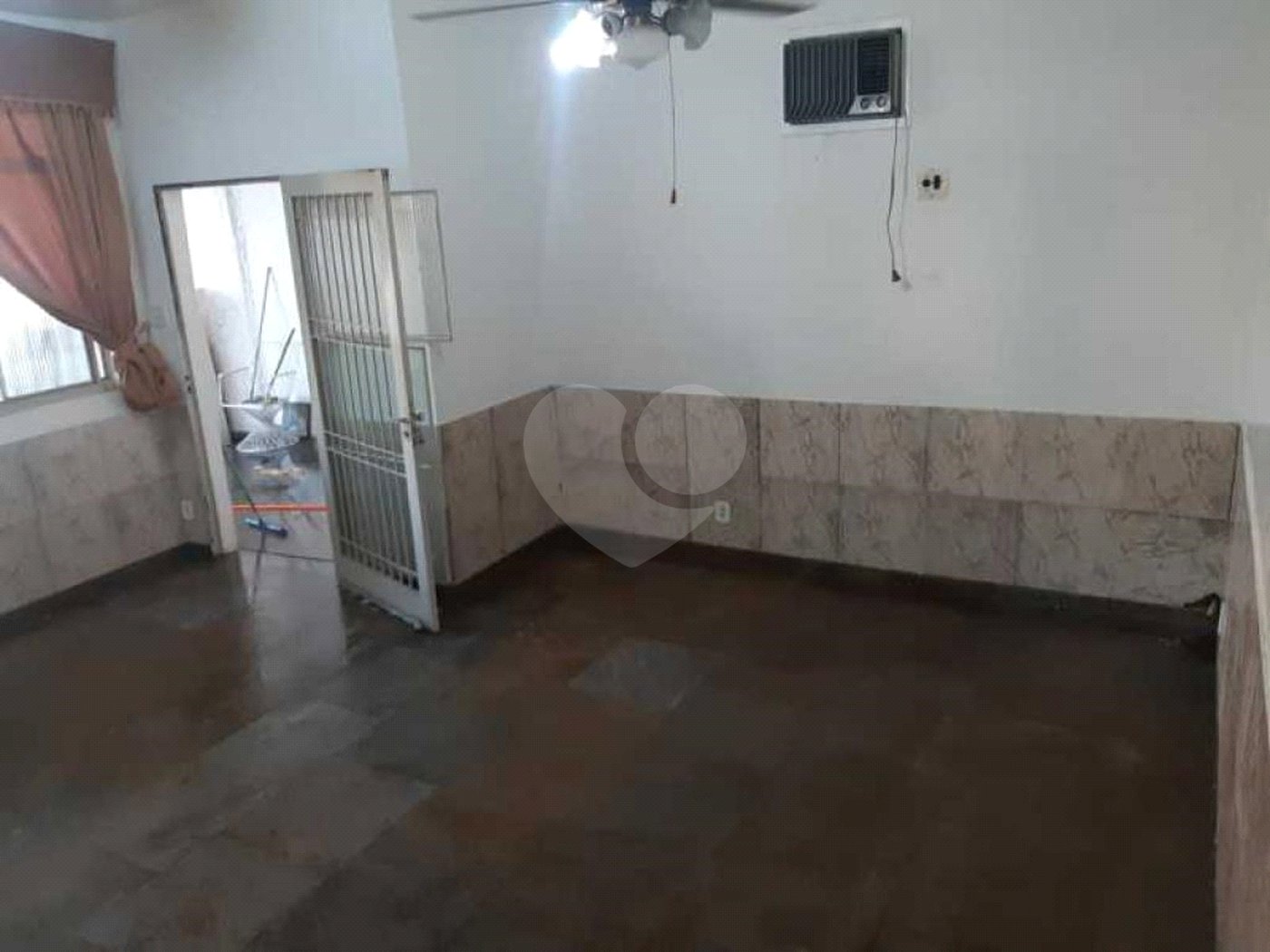 Casa à venda com 2 suítes no condomínio Parque Dourado, Rio de Janeiro - RJ