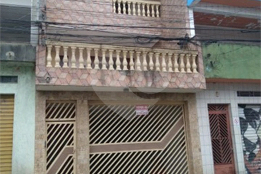 Sobrado à venda com 3 quartos, sendo 1 suíte, em Tremembé, São Paulo, SP