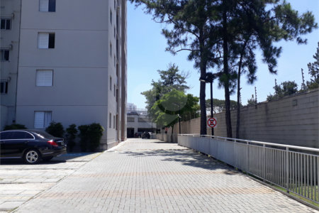 Ótimo apartamento Na rua Newton Prado no Bom Retiro