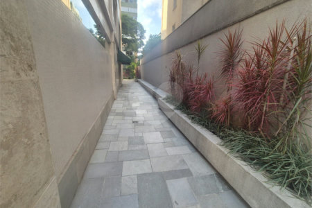 Apartamento à venda com 3 quartos, sendo 1 suíte, em Itaim Bibi, São Paulo, SP