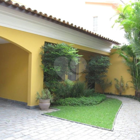 Casa à venda com 4 quartos, sendo 2 suítes,  em Jardim Leonor, São Paulo, SP