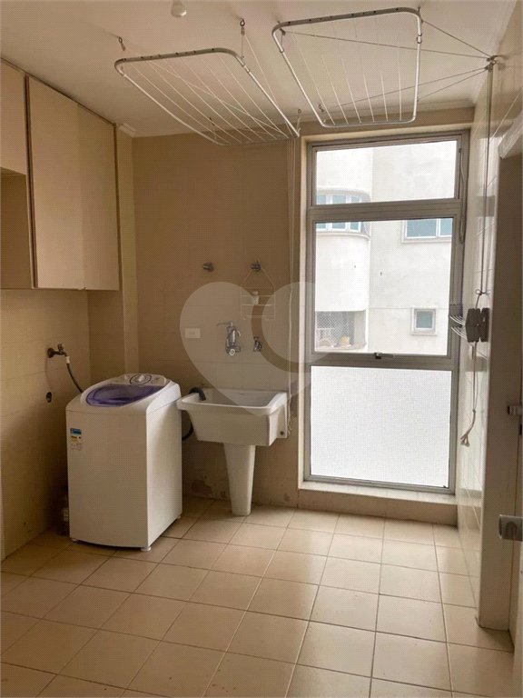 Apartamento à venda com 3 quartos, sendo 1 suíte, em Cerqueira César, São Paulo, SP