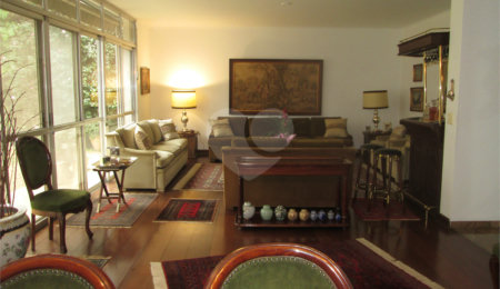 Casa à venda com 4 quartos, sendo 2 suítes, em Jardim Guedala, São Paulo, SP