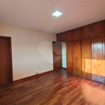 Casa à venda ou para alugar com 5 quartos, sendo 3 suítes, em Vila Maria, Itapetininga, SP